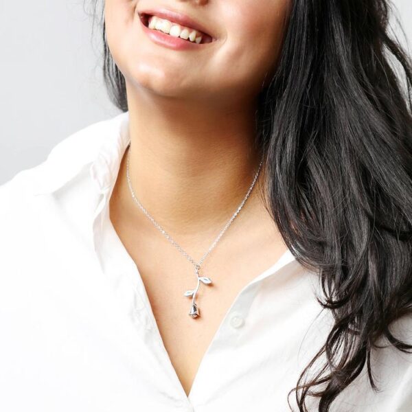 collier rose fleur 1